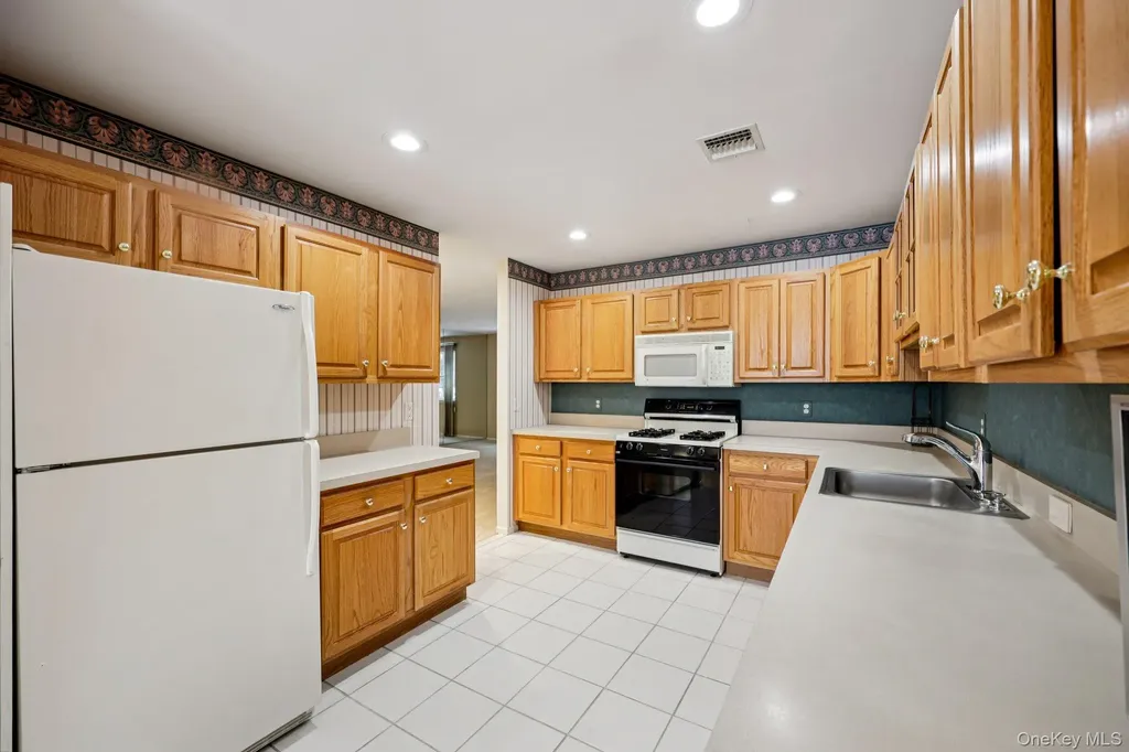 3 Springwood Lane Huntington NY 11743