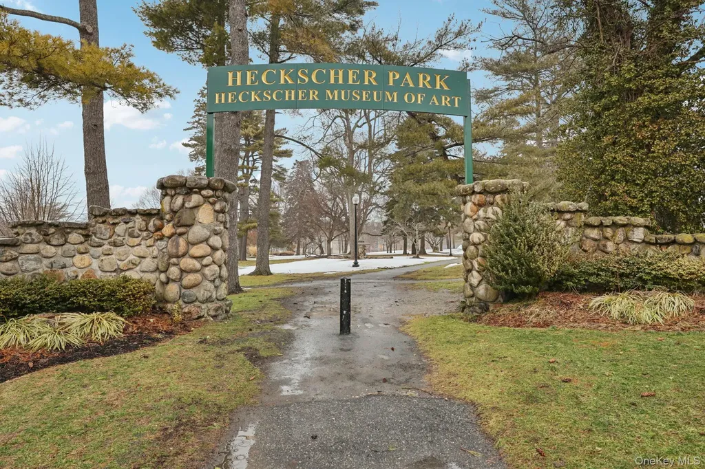 3 Springwood Lane Huntington NY 11743