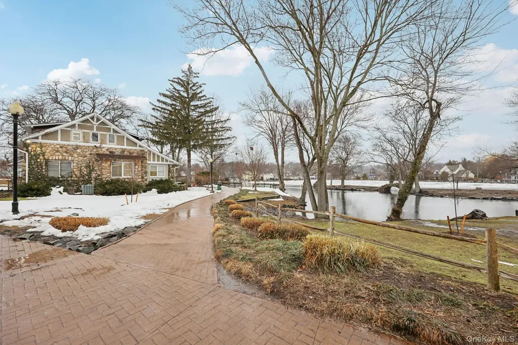 3 Springwood Lane Huntington NY 11743