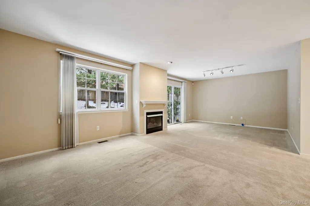 3 Springwood Lane Huntington NY 11743
