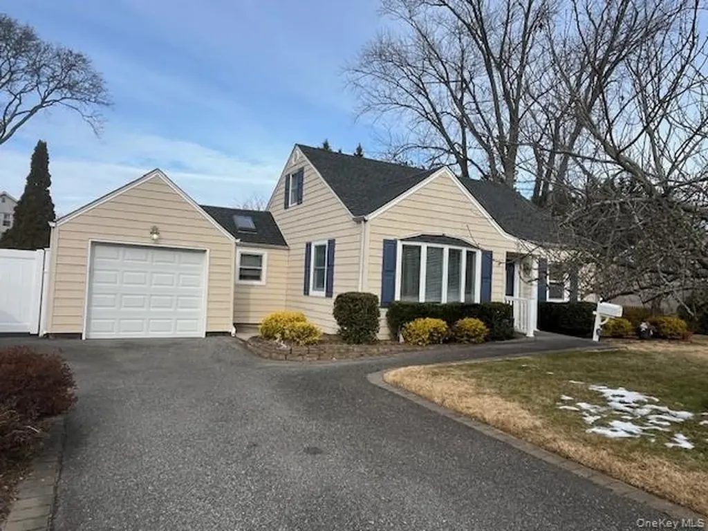 103 Foster Boulevard Babylon NY 11702