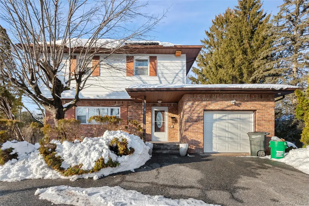 6 Merrick Lane Spring Valley NY 10977