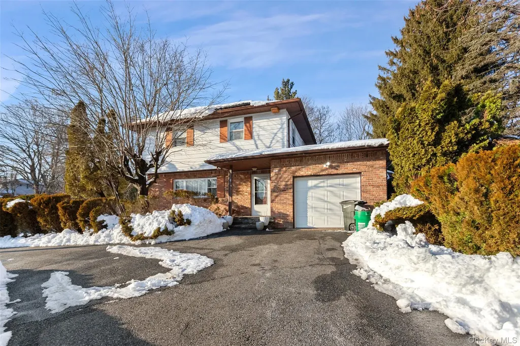 6 Merrick Lane Spring Valley NY 10977