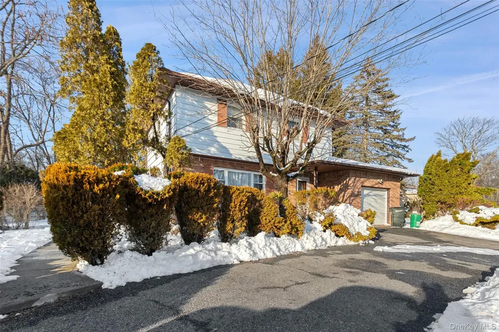 6 Merrick Lane Spring Valley NY 10977