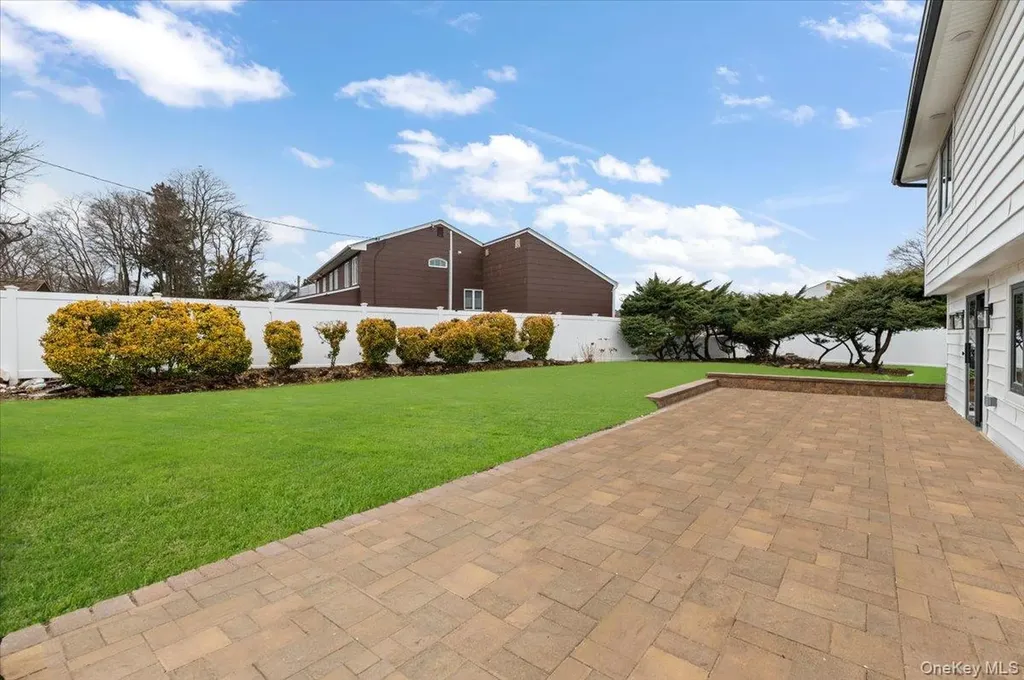 2 Elf Road Syosset NY 11791