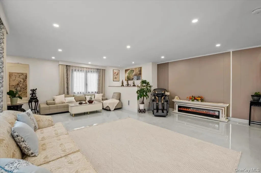 2 Elf Road Syosset NY 11791