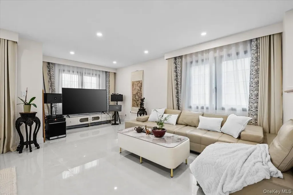 2 Elf Road Syosset NY 11791
