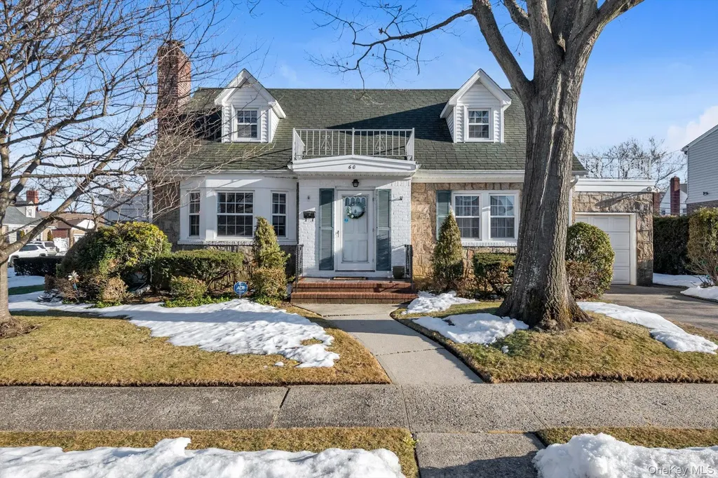 60 Aberdeen Road New Hyde Park NY 11040