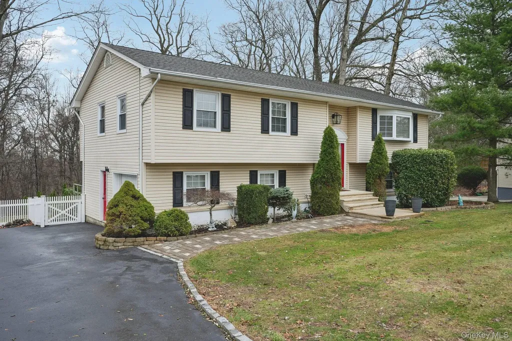 123 Gatto Lane Pearl River NY 10965
