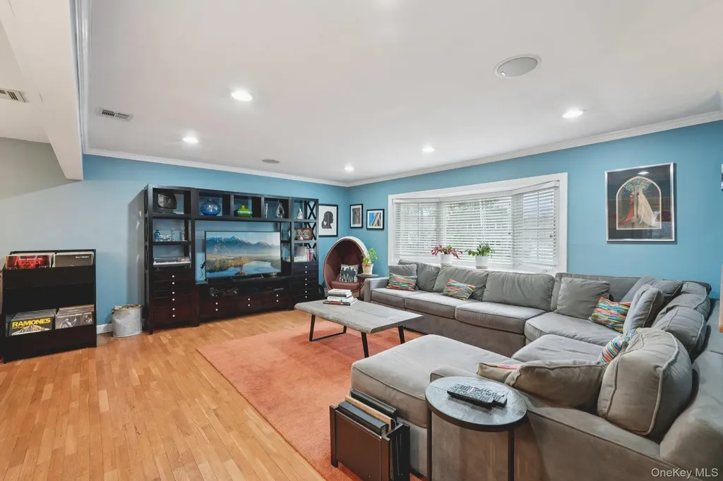 123 Gatto Lane Pearl River NY 10965