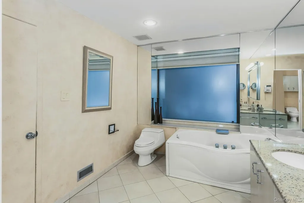 232 Linnet Court Manhasset NY 11030