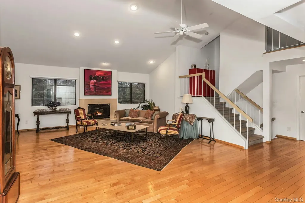 232 Linnet Court Manhasset NY 11030