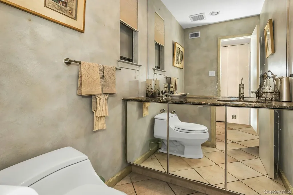 232 Linnet Court Manhasset NY 11030