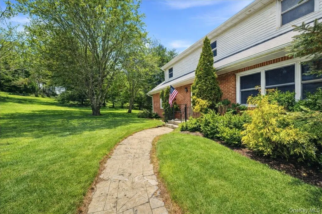 16 Primrose Street Katonah NY 10536