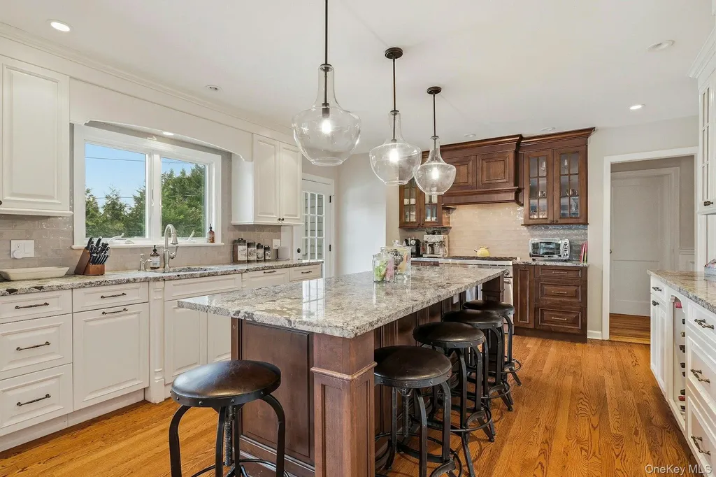 38 Hewlett Lane Port Washington NY 11050