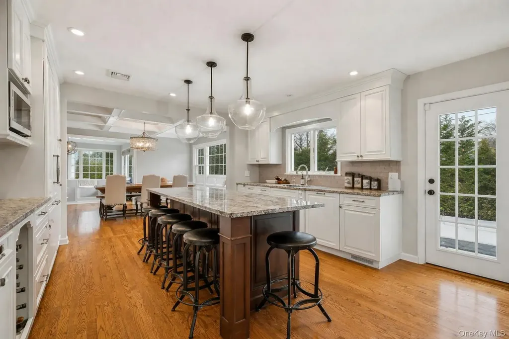 38 Hewlett Lane Port Washington NY 11050