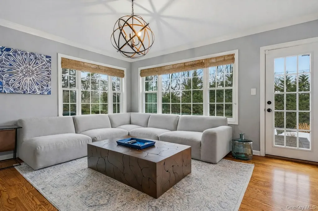 38 Hewlett Lane Port Washington NY 11050