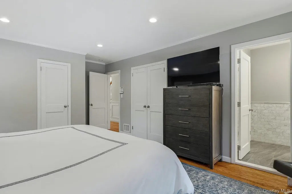 38 Hewlett Lane Port Washington NY 11050