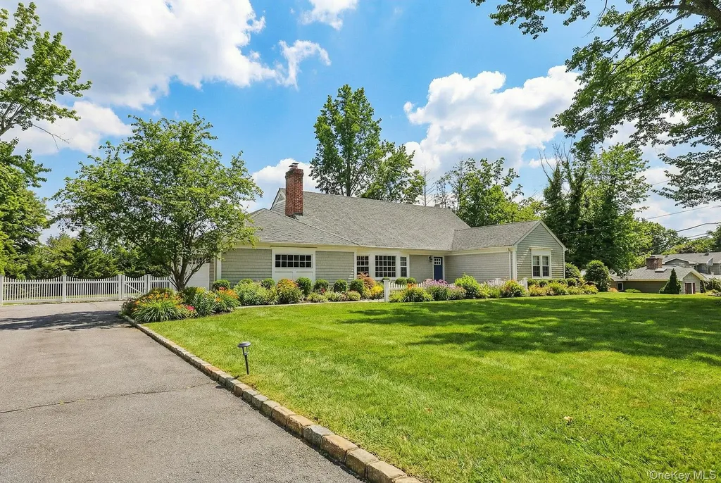 38 Hewlett Lane Port Washington NY 11050