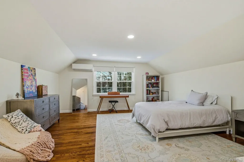 38 Hewlett Lane Port Washington NY 11050