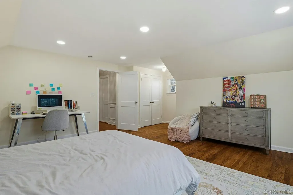 38 Hewlett Lane Port Washington NY 11050