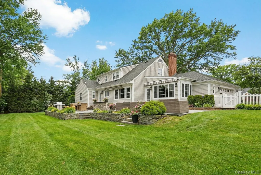 38 Hewlett Lane Port Washington NY 11050