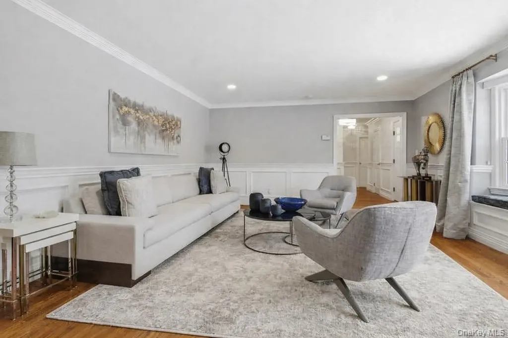 38 Hewlett Lane Port Washington NY 11050
