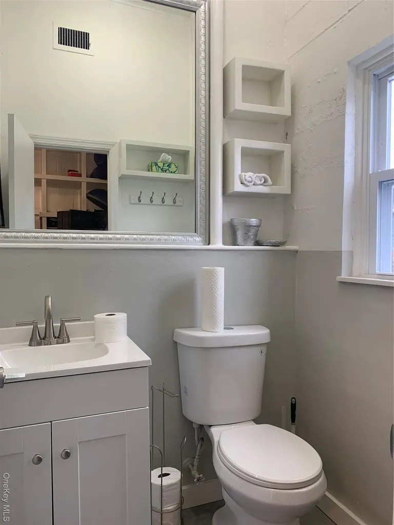 196 Forest Avenue Locust Valley NY 11560