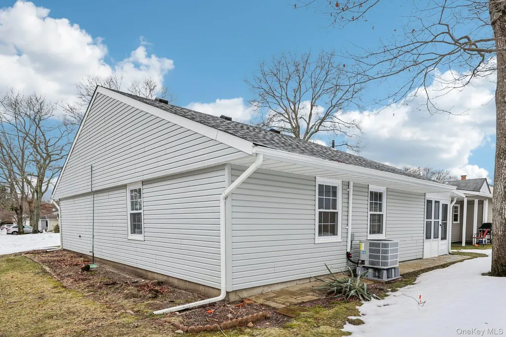 151 Laurance Lane Ridge NY 11961