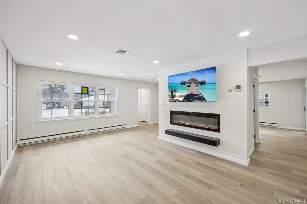 151 Laurance Lane Ridge NY 11961