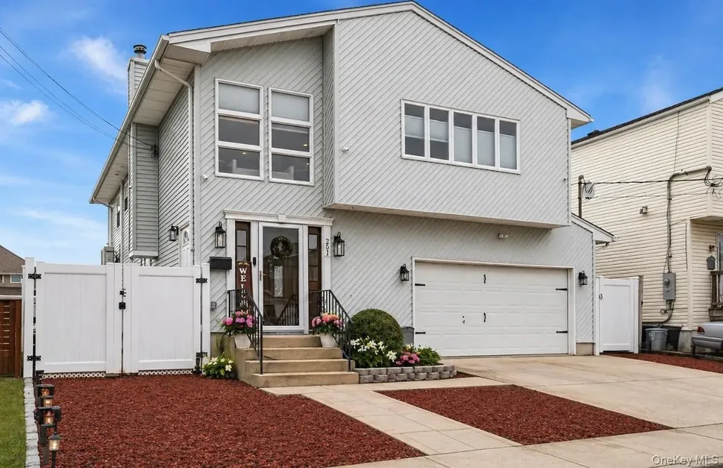 251 Arthur Street Freeport NY 11520