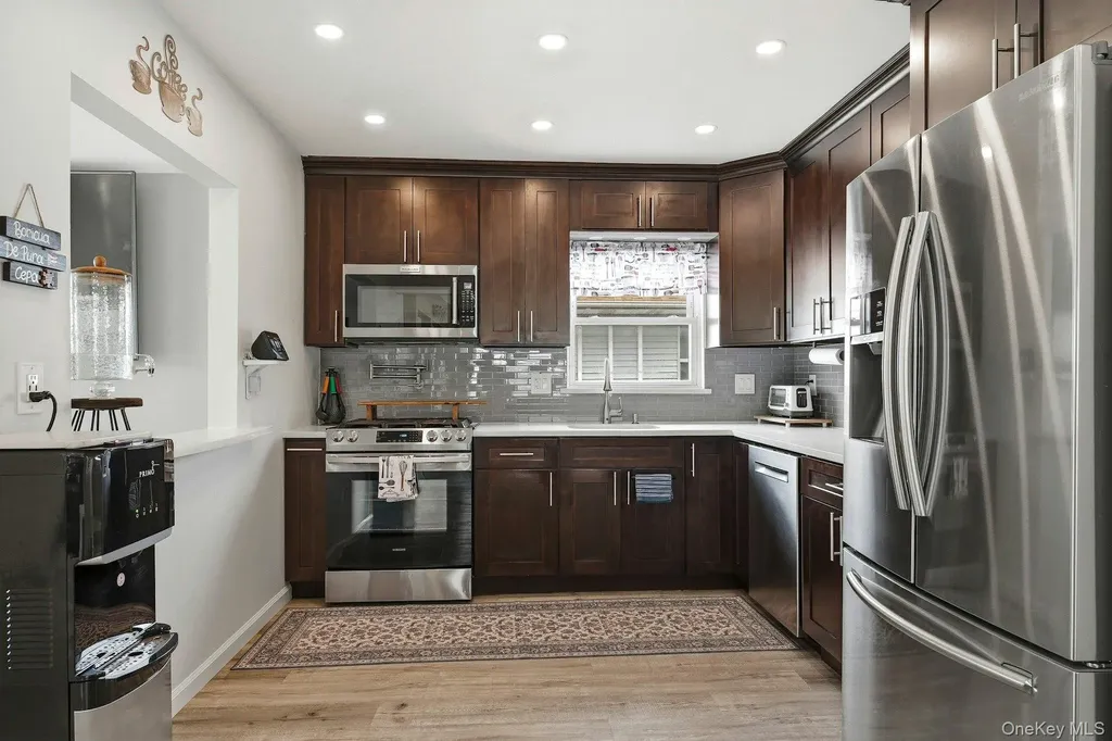 251 Arthur Street Freeport NY 11520