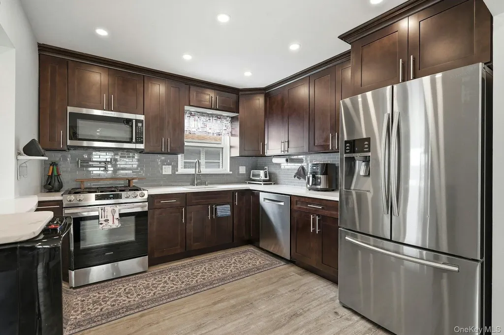251 Arthur Street Freeport NY 11520