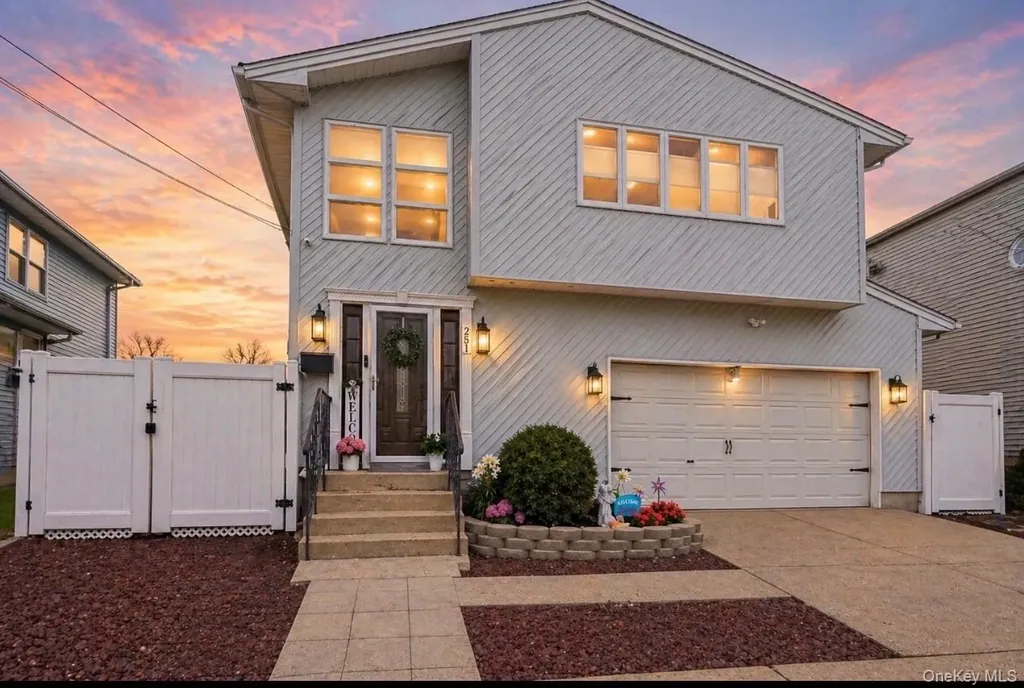 251 Arthur Street Freeport NY 11520