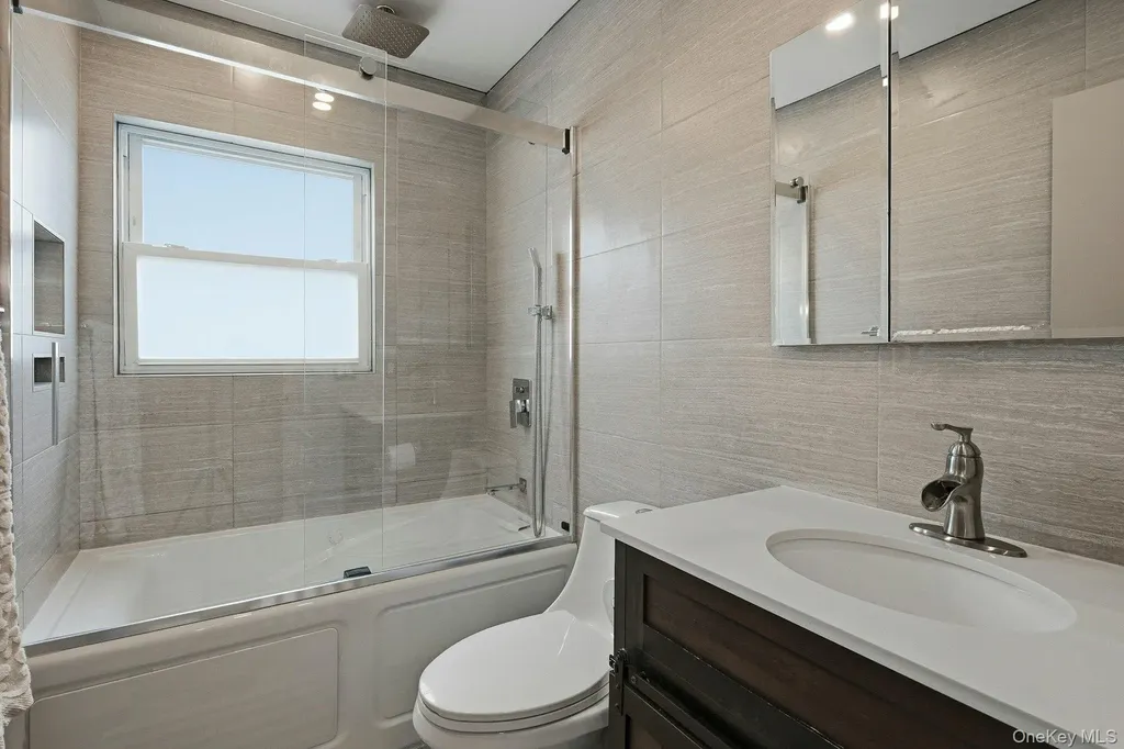 251 Arthur Street Freeport NY 11520