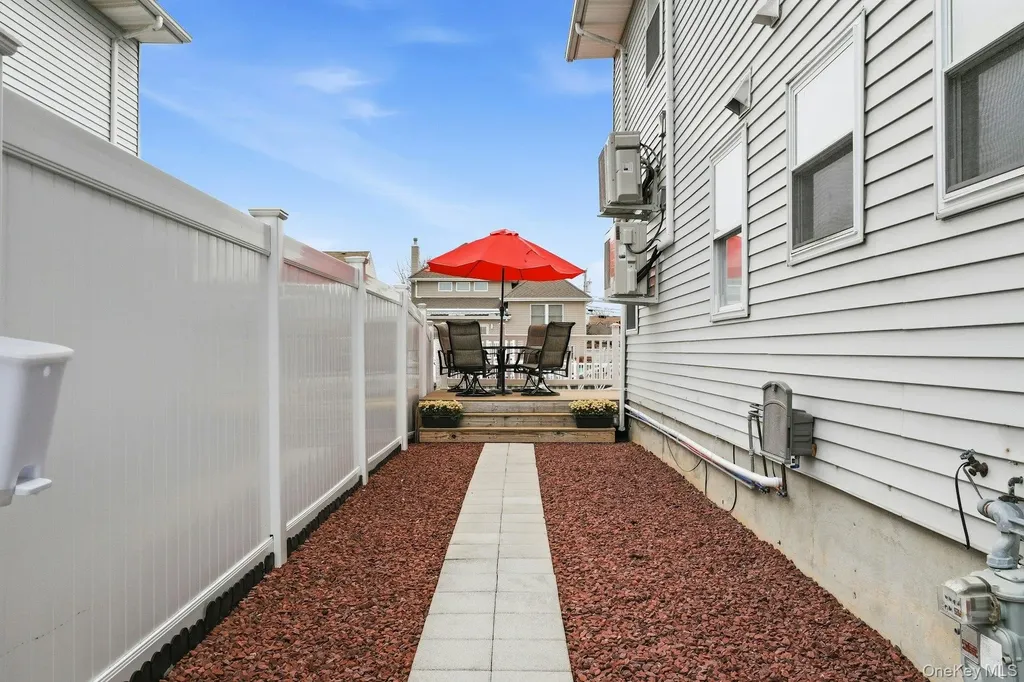 251 Arthur Street Freeport NY 11520