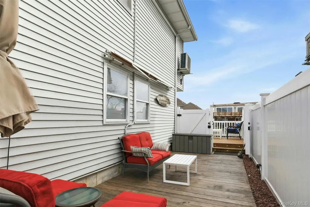 251 Arthur Street Freeport NY 11520
