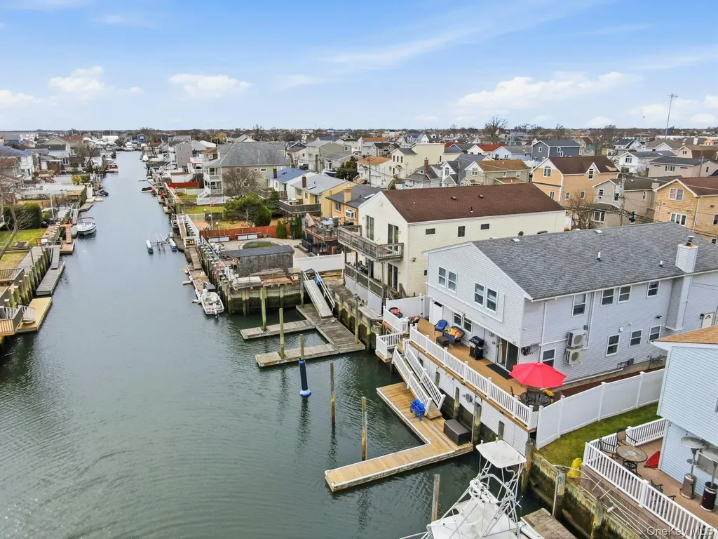 251 Arthur Street Freeport NY 11520