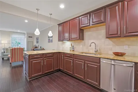 506 Trump Park Shrub Oak NY 10588