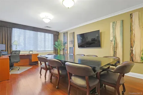 506 Trump Park Shrub Oak NY 10588