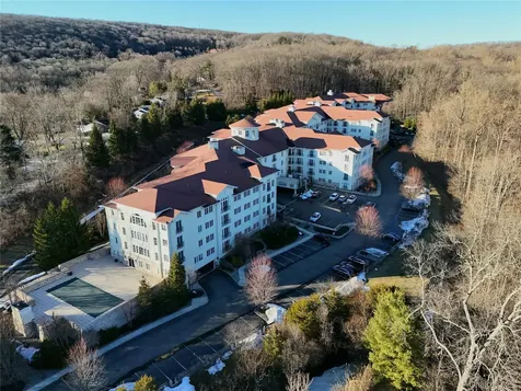 506 Trump Park Shrub Oak NY 10588