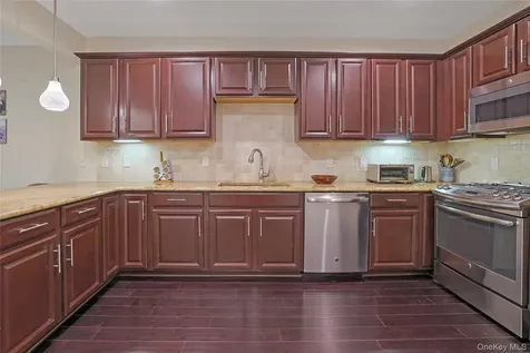 506 Trump Park Shrub Oak NY 10588