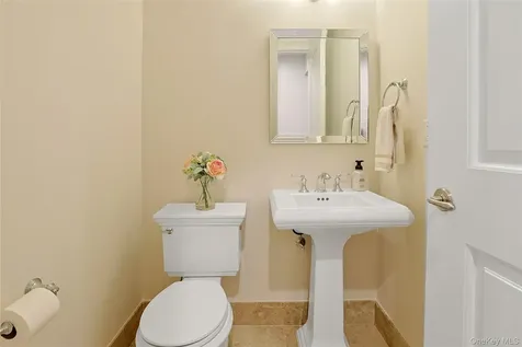 506 Trump Park Shrub Oak NY 10588