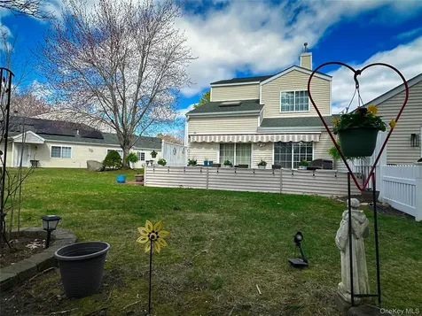 142 Farm House Court Manorville NY 11949