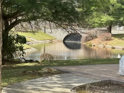 142 Farm House Court Manorville NY 11949