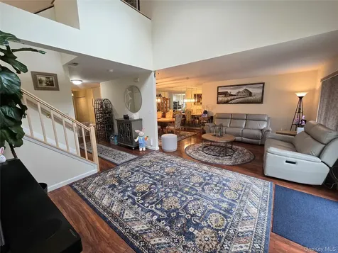 142 Farm House Court Manorville NY 11949