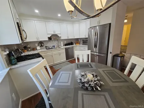 142 Farm House Court Manorville NY 11949