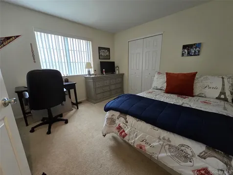 142 Farm House Court Manorville NY 11949