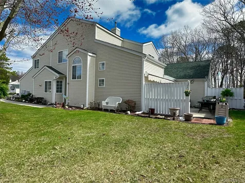 142 Farm House Court Manorville NY 11949