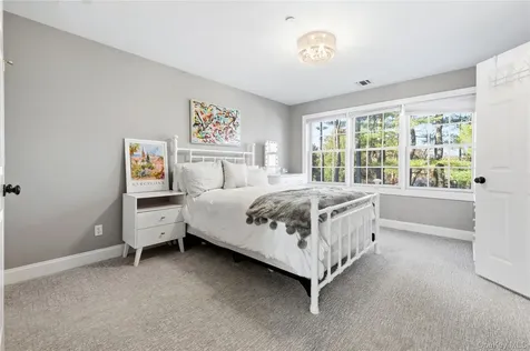 3 Pondfield Drive S Chappaqua NY 10514